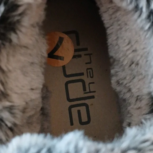 Nwot Hey Dude Size 7 Slip-ons - Picture 4 of 10